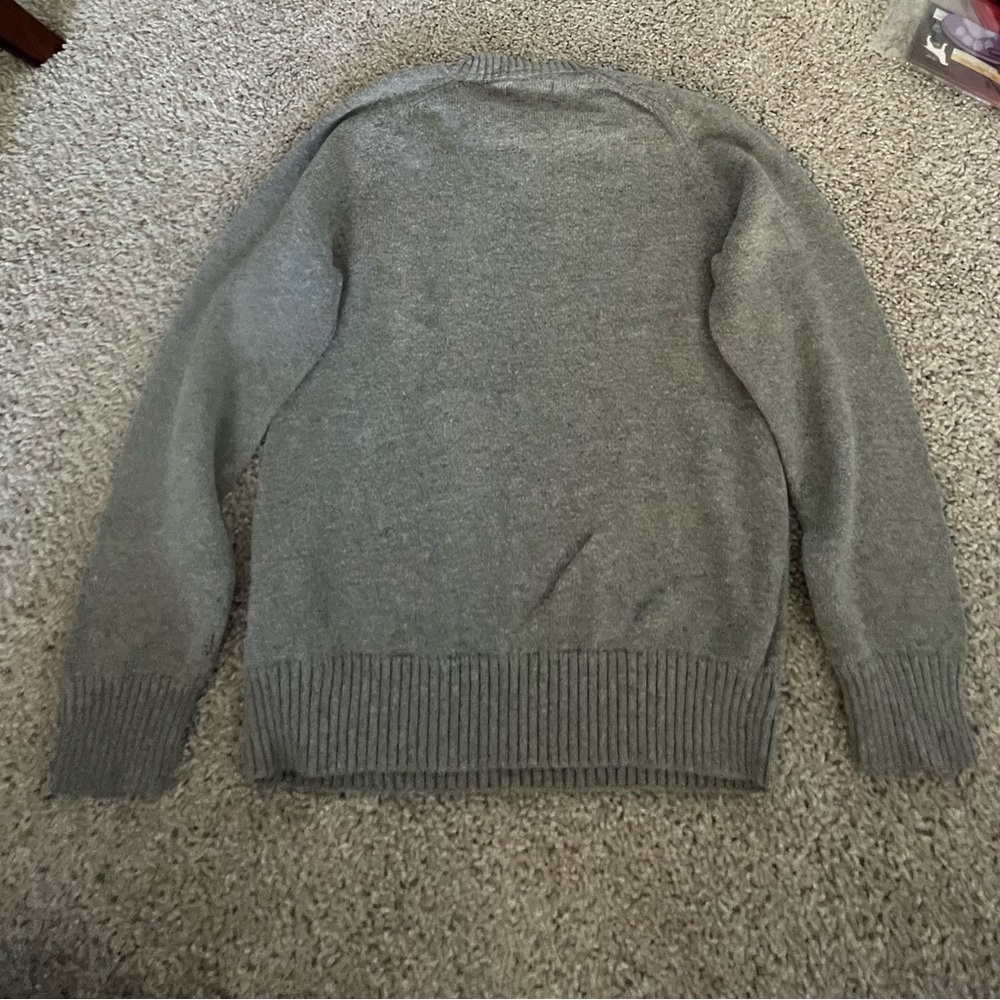 🔘GAP: Boy size M, gray long sleeve v-neck sweater, preowned🔘 - Picture 7 of 7